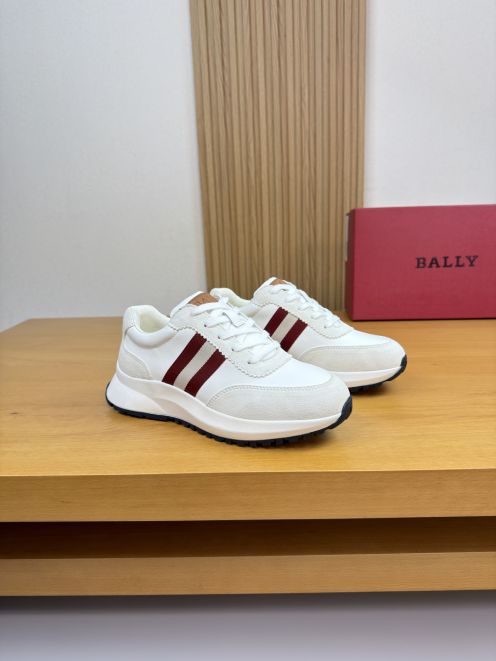 バリー スニーカー 2025新作 激安 高再現度 丁寧な縫製 発送保証 安心サイト ホワイトバーガンディライン仕様