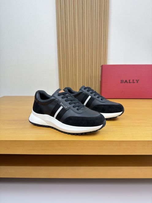 バリー スニーカー 2025新作 スーパーコピー 優良サイト 高再現度 丁寧な縫製 発送保証 安心サイト モノトーン仕様