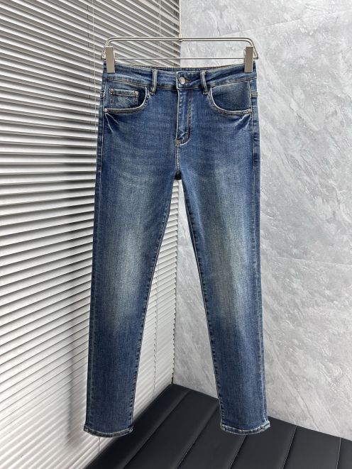 バリー ジーンズ 2025新作 n級 高再現度 丁寧な縫製 通気良好 快適な着心地 シンプルデザイン 安心サイト