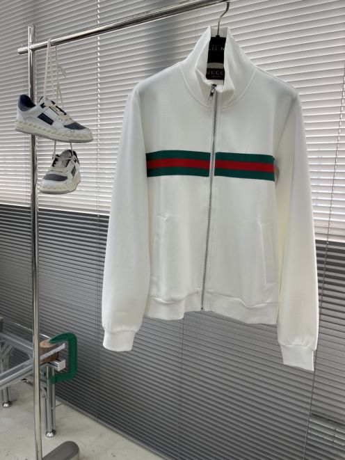 グッチ ジャージ 2025新作 ブランド コピー 安全通販 高再現度 通気 快適な着心地 丁寧な縫製 高級感仕上げ 安心サイト