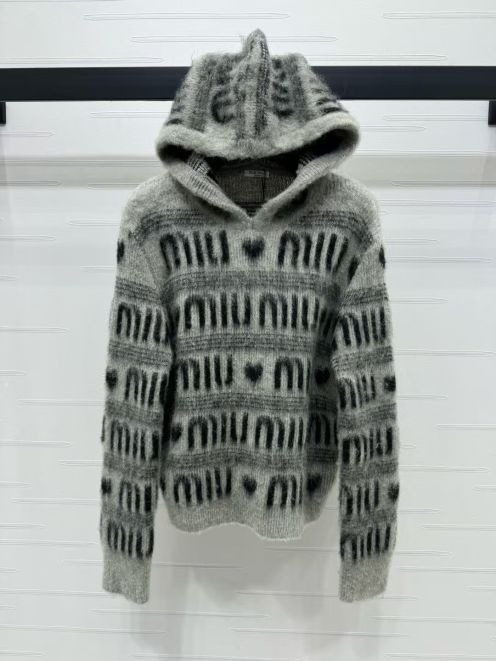 ミュウミュウ フーディ ニット グレー 優良サイト 快適な着心地 上質モヘア素材 通気良好 シンプルデザイン 即納対応 限定入荷