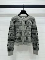 ミュウミュウ カーディガン グレー コピー 肌触り良好 上質モヘア素材 快適な着心地 通気性抜群 シンプルデザイン 即納対応