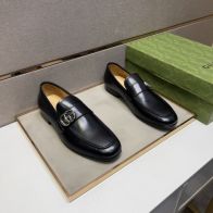 グッチ ダブルG ローファー ブラック メンズ 格安 正確な刻印 高級感漂う 上質レザー仕立て 安心サイト 即納対応 限定販売