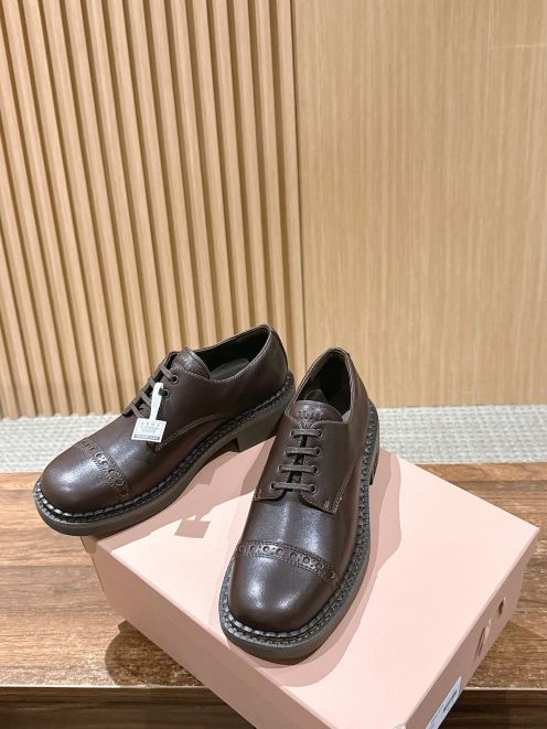 ミュウミュウ レザーシューズ 2025新作 スーパーコピー 優良サイト 高品質仕上げ 本格派モデル 高級感漂う 安心サイト