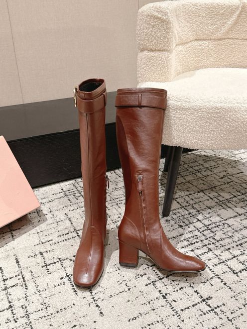 ミュウミュウ ロングブーツ 2025新作 スーパーコピー 優良サイト 高再現度 本革使用 高級感漂う 丁寧な縫製 発送保証