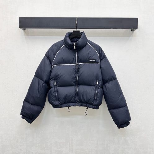 ミュウミュウ ダウン ジャケット 2025新作 ブランド コピー 高級感仕上げ 上質仕様 暖かさ抜群 安心サイト リピーター多数