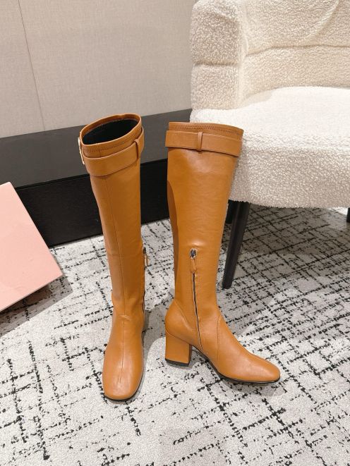 ミュウミュウ ロングブーツ 2025新作 格安 高再現度 本革使用 高級感仕上げ 丁寧な縫製 本格派モデル 安心サイト