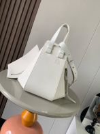 ロエベ 優良サイト ハンモックバッグ 2025新作 高再現度モデル 上質カーフ使用 高級感仕上げ 丁寧な縫製 安心の日本倉庫