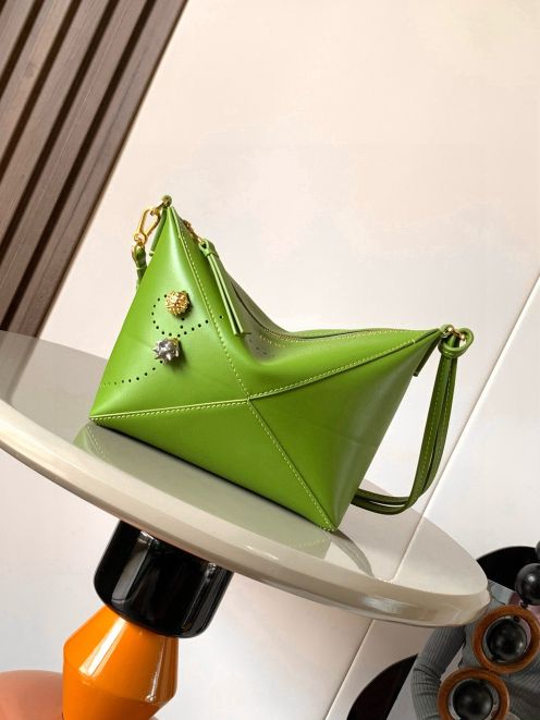 ロエベ パズル ミニ バッグ 2025新作 偽物 バレない再現度 高再現度 本革使用 職人技術再現 精密ディテール 追跡可能 安心サイト