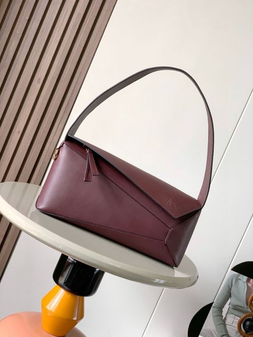 ロエベ パズル スモール バッグ 2025新作 格安 高再現度 本革使用 精密ディテール 職人技術再現 上質感 満足度高い 安心サイト