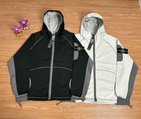 ストーンアイランド スーパーコピー 優良サイト バイカラーテックフードジャケット 2025新作 防風仕様 快適な着心地 高品質仕上げ 圧倒的な再現度