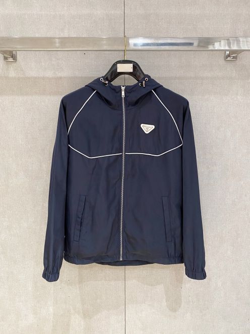 プラダ フード ジャケット 2025新作 激安屋口コミ 通気 軽量 快適な着心地 高再現度 丁寧な縫製 高級感仕上げ 男女兼用 安心サイト