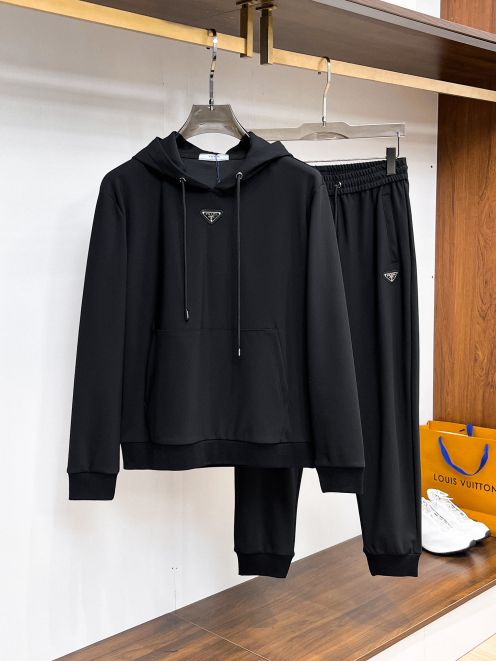 プラダ パーカー セットアップ 2025新作 n級 男女兼用 快適な着心地 通気 丁寧な縫製 高級感仕上げ ブランド 服 コピー 激安