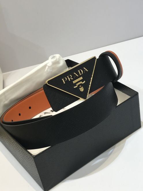 プラダ ベルト メンズ 2025新作 格安 高再現度 本革使用 トライアングルロゴ 高級感仕上げ 精密ディテール 丁寧な縫製 安心サイト