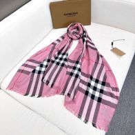 バーバリー スカーフ レディース 大判 2025新作 スーパーコピー 優良サイト ピンクチェック 高級感仕上げ 柔らか素材 ギフト人気