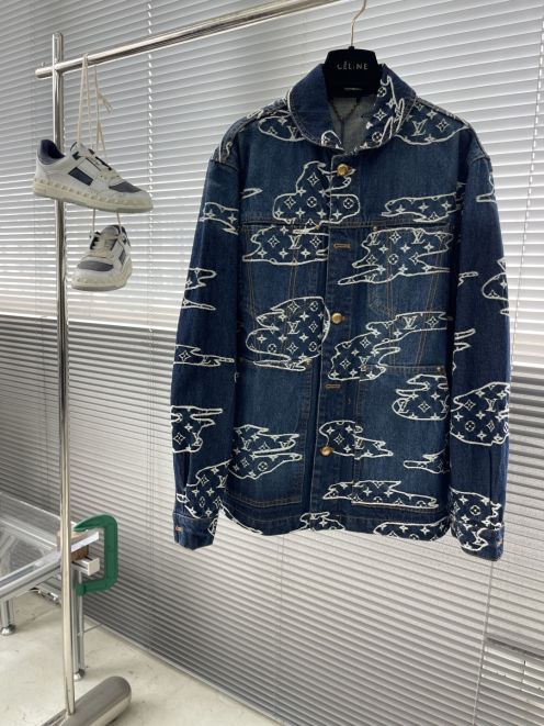 ルイヴィトン モノグラムデニム クラウド柄 ジャケット 通気 快適な着心地 ブランド服 スーパーコピー 高再現度 安心サイト