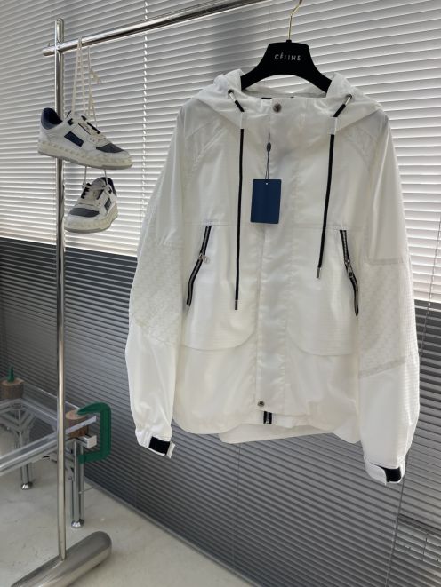 ルイヴィトン モノグラムジャカード ホワイトジャケット 通気 快適な着心地 ブランド服 スーパーコピー 高再現度 安心サイト