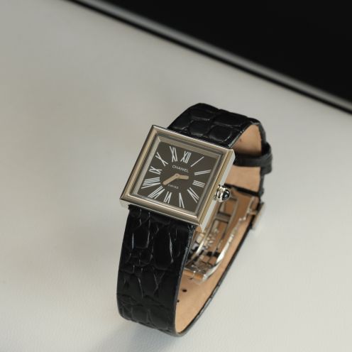 シャネル 時計 レディース ブランド コピー 優良店 スクエア ブラック レザー クラシック モデル 高級腕時計