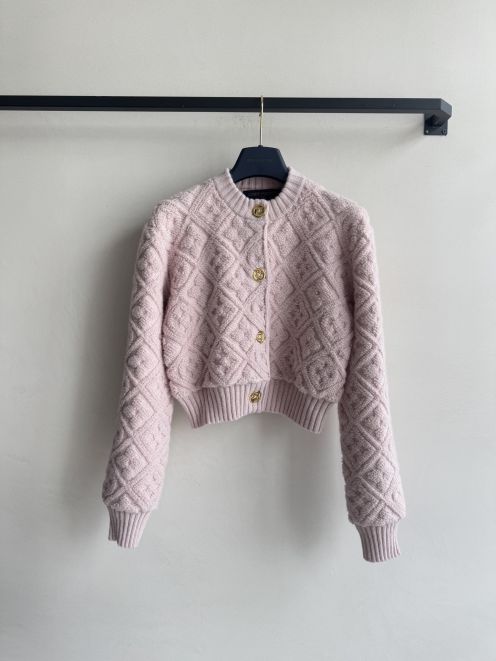 ルイヴィトン ピンクカーディガン ニット 高級感仕上げ 快適な着心地 ブランド服 スーパーコピー 高再現度 安心サイト