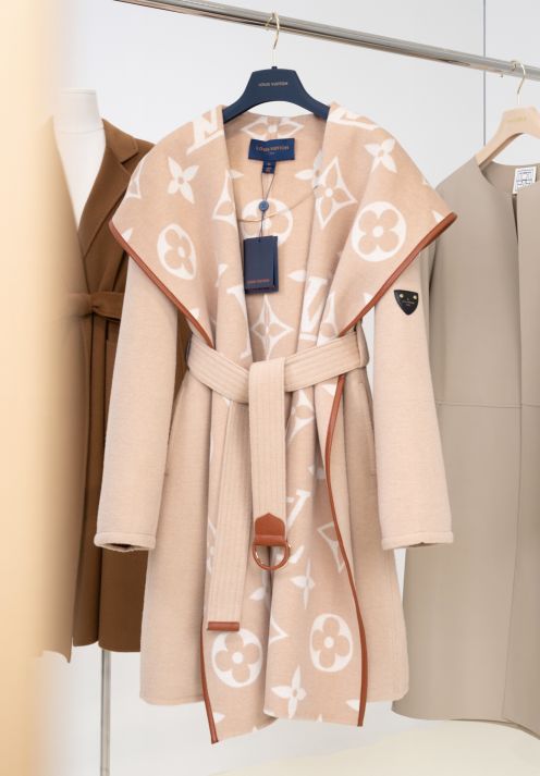 ルイヴィトン モノグラム リバーシブル コート 高級感仕上げ 快適な着心地 ブランド服 スーパーコピー 高再現度 安心サイト