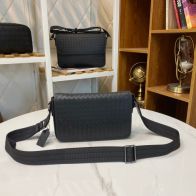 ボッテガ・ヴェネタ ショルダーバッグ ブランド コピー 2025新作 高再現度の職人技術再現モデル 安心の日本倉庫発送保証