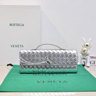 ボッテガ・ヴェネタ クラッチバッグ 格安 2025新作 高再現度イントレチャートシルバー仕様 安心の日本倉庫発送