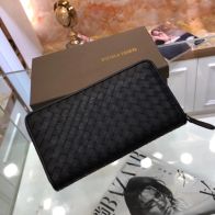 ボッテガ・ヴェネタ 長財布 イントレチャート ブラック 本革仕様 2025年新作 高級感あふれる人気モデル