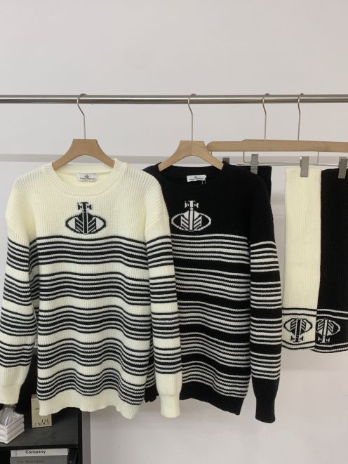 ヴィヴィアンウエストウッド セーター 格安 2025新作 男女兼用 通気 快適な着心地 高品質 丁寧な縫製 高評価 安心サイト