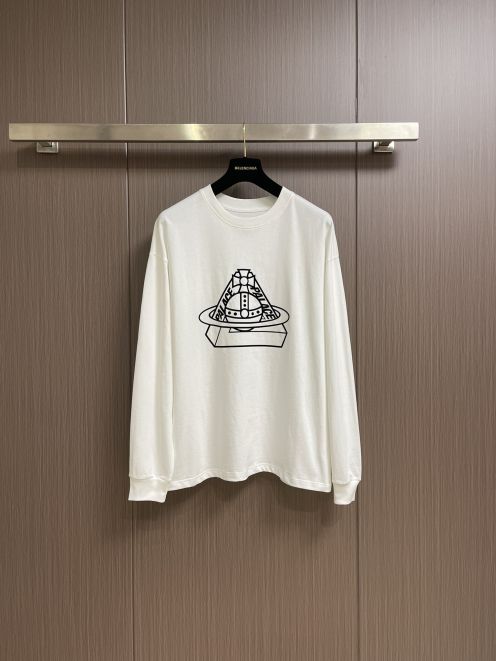 ヴィヴィアンウエストウッド スーパーコピー 2025新作 長袖Tシャツ 高再現度 通気 快適な着心地 シンプルデザイン 上質感 安心サイト