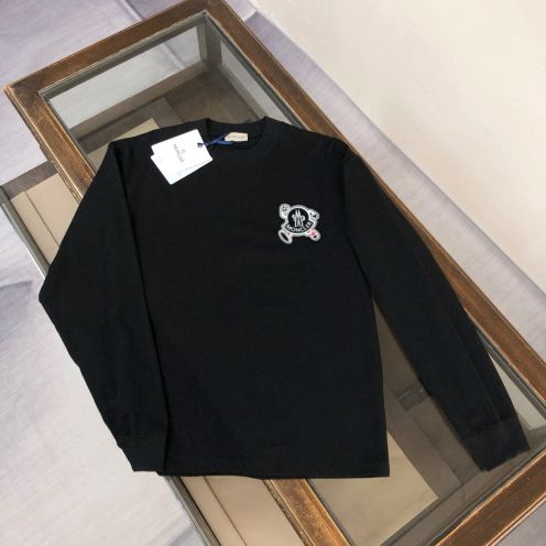 モンクレール ロンT ブランド コピー 安全通販 2025新作 スカルロゴ刺繍 上質コットン素材 高級感仕上げ 男女兼用