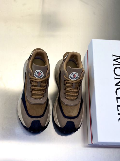 モンクレール スニーカー 2025新作 偽物 高再現度モデル カーキブラウン 高品質素材使用 クッション性抜群 快適な履き心地