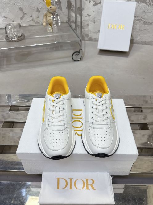ディオール スニーカー 2025新作 偽物 バレない再現度 高再現度モデル 上質レザー仕様 精密ディテール 即納対応