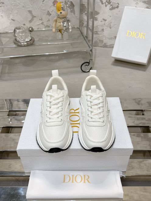 ディオール スニーカー 2025新作 スーパーコピー 優良サイト 高再現度モデル 通気メッシュ仕様 上質レザー使用 精密ディテール