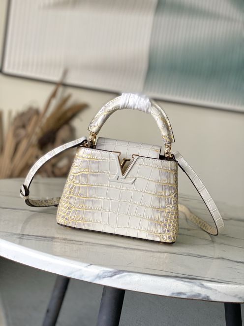 ルイ・ヴィトン カプシーヌBB ホワイト 2025新作 ブランド コピー 高級感仕上げ クロコ型押し 本革使用 上質感 満足度高い 発送保証付き