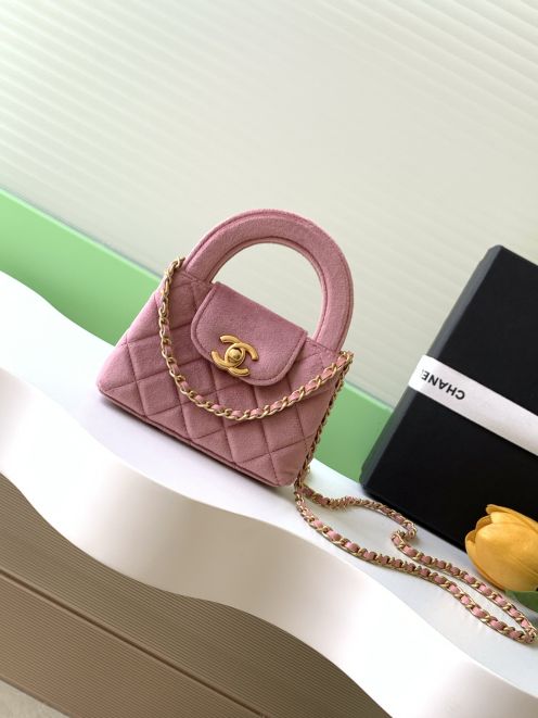 シャネル ミニバッグ ピンク 2025新作 スーパーコピー 優良サイト 高級感仕上げ 丁寧な縫製 安心の日本倉庫 追跡可能