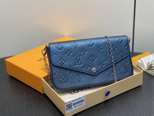 ルイ・ヴィトン チェーンウォレット ネイビー 2025新作 スーパーコピー 高級感仕上げ 本革使用 上質感 丁寧な縫製 安心サイト 追跡可能