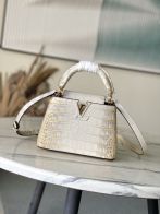 ルイ・ヴィトン カプシーヌBB ホワイト 2025新作 ブランド コピー 高級感仕上げ クロコ型押し 本革使用 上質感 満足度高い 発送保証付き