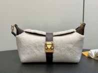 ルイ・ヴィトン モノグラム ボアバッグ 2025新作 偽物 バレない再現度 高級感仕上げ 精密ディテール 冬限定モデル 安心サイト 発送保証