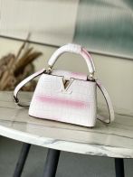 ルイ・ヴィトン カプシーヌBB ピンク 2025新作 偽物 高級感仕上げ クロコ型押し 上質感 丁寧な縫製 安心サイト 追跡可能 発送保証付き