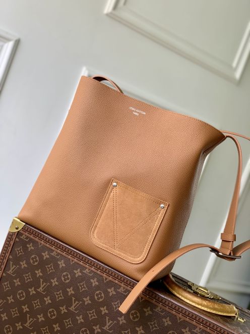 ルイ・ヴィトン トリヨンレザー ショルダーバッグ キャメル 偽物 バレない再現度 本革使用 高級感仕上げ 高評価口コミ多数 安心サイト