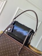 ルイ・ヴィトン モノグラム パテントレザー 2WAY ハンドバッグ ブラック スーパーコピー 優良サイト 高級感仕上げ 安心発送保証