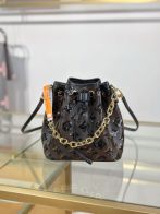 ルイ・ヴィトン モノグラム スパンコール バケットバッグ ブラック ブランド コピー 優良店 高品質再現 上質仕上げ 実店舗運営 安心発送