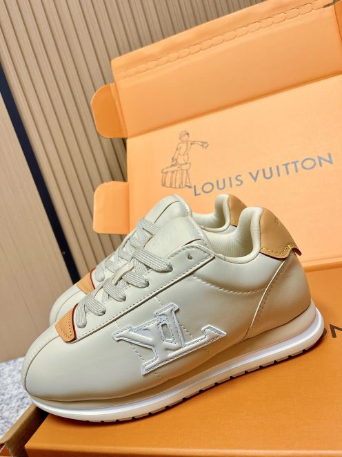 ルイヴィトン スニーカー スーパーコピー 優良サイト 2025新作 高再現度 上質レザー使用 高級感仕上げ ブランド コピー 激安 高評価モデル