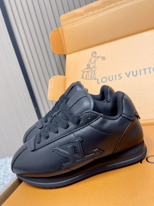 ルイヴィトン スニーカー 偽物 バレない再現度 2025新作 高再現度 上質レザー使用 ブランド コピー 激安 高級感仕上げ 高評価モデル