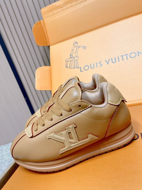 ルイ・ヴィトン スニーカー スーパーコピー 2025新作 高級感仕上げ 本革使用 精密ディテール 安心サイト 追跡可能