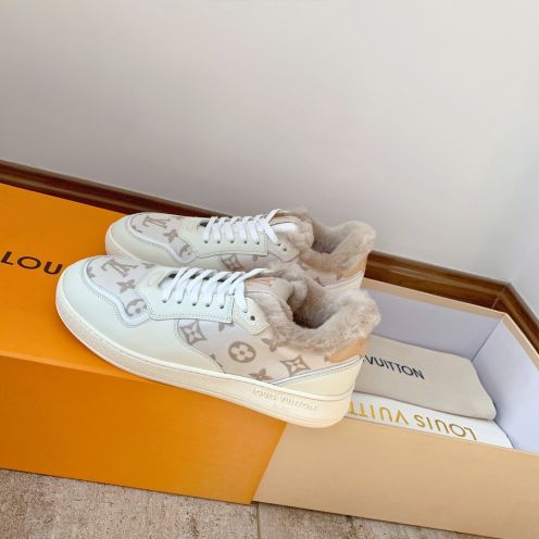 ルイ・ヴィトン スニーカー スーパーコピー 2025新作 ムートンライナー仕様 冬限定モデル 本革使用 口コミ多数