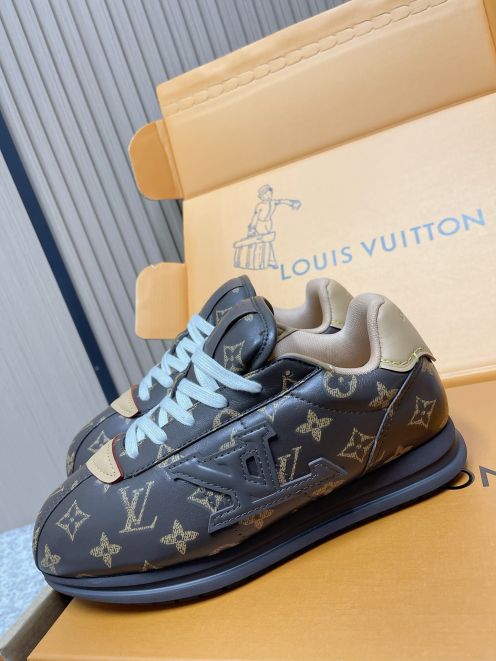 ルイ・ヴィトン スニーカー 激安屋口コミ 2025新作 本革使用 高級感仕上げ 精密ディテール レビュー高リピ率