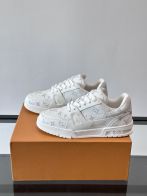 ルイ・ヴィトン スニーカー 激安 2025新作 オールホワイト モノグラム型押し 本革仕様 高級感仕上げ 高評価続出