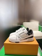 ルイ・ヴィトン スニーカー ブランドコピー 2025新作 LVトレイナー ホワイト&times;ブラック 高再現度モデル 発送保証