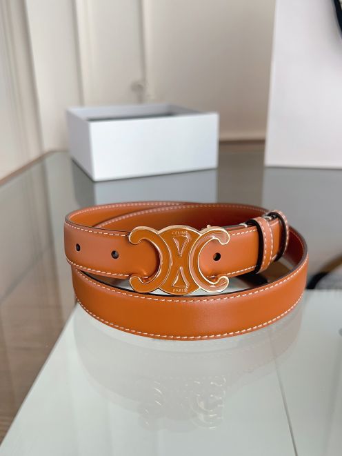 セリーヌ ベルト 偽物 バレない再現度 トリオンフ金バックル キャメルブラウン 本革仕様 2025新作 高級感仕上げ